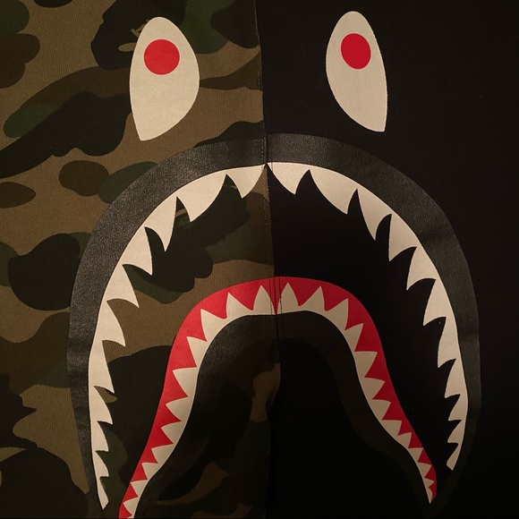 BAPE Black and Army Green Logo Camo Shorts - Picture 3 of 8